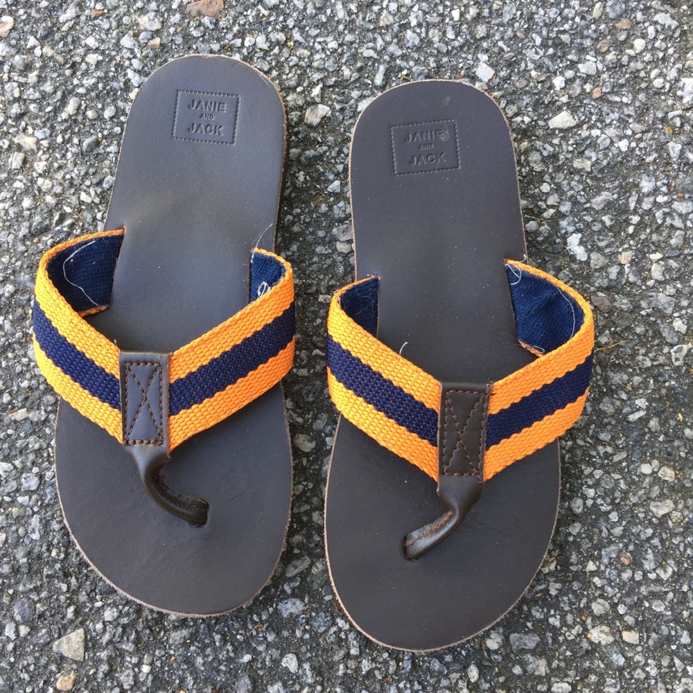 Janie and Jack orange and navy flip flops 11